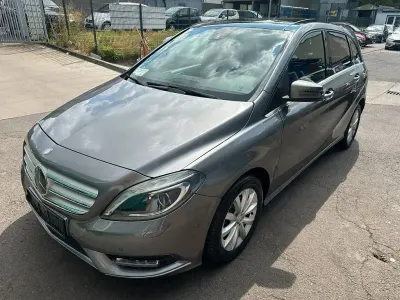 Gebraucht Mercedes B200 136 PS (100 kW) 2014 Grau Kleinwagen