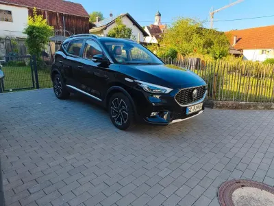 Gebraucht MG ZS Luxury 106 PS (77 kW) 2024 Schwarz SUV