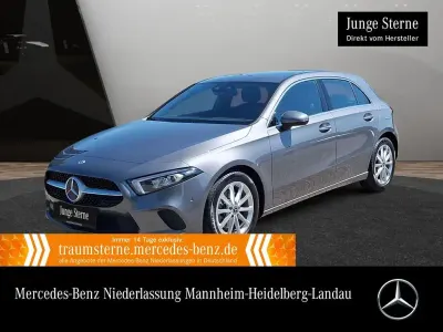 Gebraucht Mercedes A200 Progressive 163 PS (119 kW) 2021 Grau Limousine