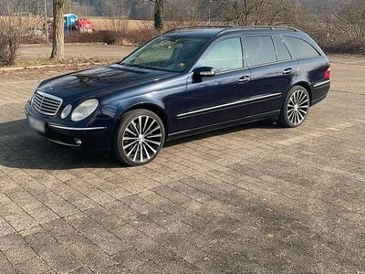 Gebraucht Mercedes E500 306 PS (225 kW) 2005 Blau Kombi