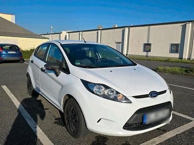 Used Ford Fiesta Ambiente 60 HP (44 kW) 2012 White Hatchback