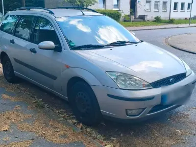 Gebraucht Ford Focus 79 PS (58 kW) 2004 Silber Kombi