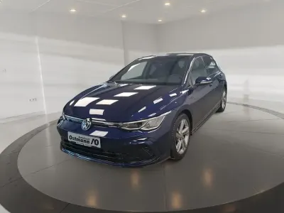 Gebraucht VW Golf VIII R-line 150 PS (110 kW) 2024 Atlantic blue metallic Limousine