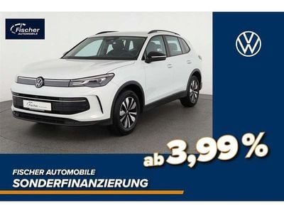 Weiss Gebraucht 2024 VW Tiguan Goal SUV | 33.980 € (Superpreis)