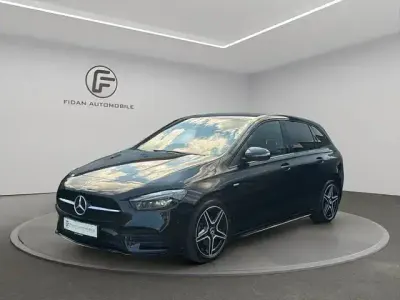 Gebraucht Mercedes B200 AMG line 163 PS (119 kW) 2022 Kosmosschwarz Kleinwagen