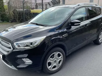 Gebraucht Ford Kuga 150 PS (110 kW) 2019 Schwarz SUV