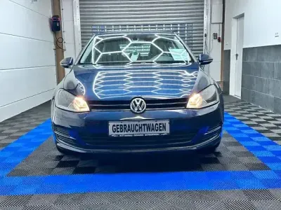 Gebraucht VW Golf VII Trendline 86 PS (63 kW) 2016 Blau Limousine
