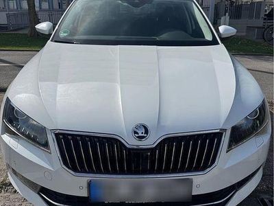 Gebraucht Skoda Superb Style 180 PS (132 kW) 2018 Weiß Kombi