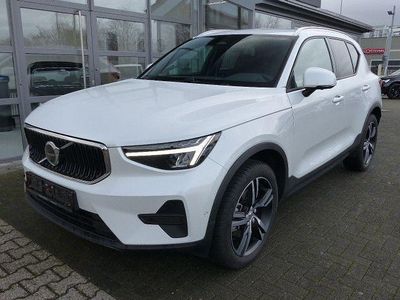 Gebraucht Volvo XC40 Core 163 PS (119 kW) 2025 Crystal white / metallic SUV