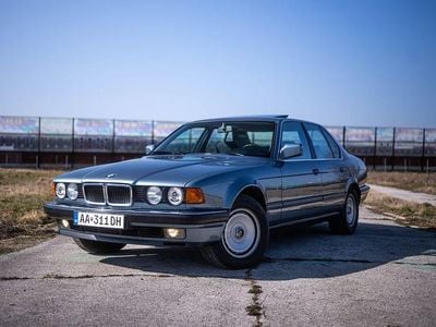 Second-hand BMW 750 300 CP (220 kW) 1989 Albastru Berlinǎ