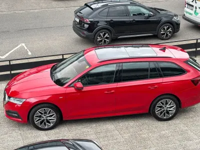 Gebraucht Skoda Octavia Ambition 150 PS (110 kW) 2023 Rot Kombi