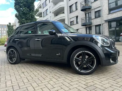 Second-hand Mini Cooper SD Countryman 143 CP (105 kW) 2013 Negru SUV