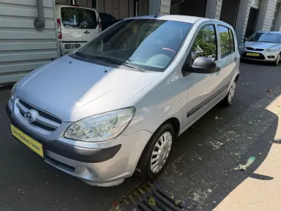 Gebraucht Hyundai Getz Basis 67 PS (49 kW) 2009 Silber Kleinwagen