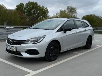 Usata Opel Astra Edition 122 CV (89 kW) 2022 Argento Utilitaria