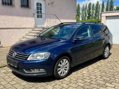 Gebraucht VW Passat Comfortline 122 PS (89 kW) 2011 Blau Kombi