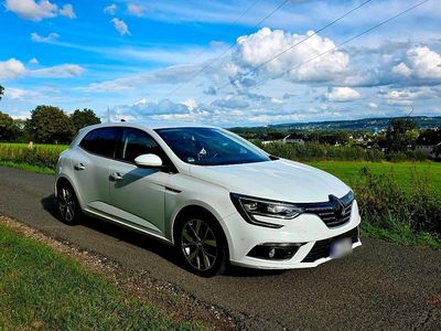 Gebraucht Renault Mégane IV Bose Edition 132 PS (97 kW) 2017 Weiß Kleinwagen