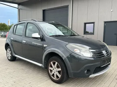 Gebraucht Dacia Sandero Stepway 84 PS (61 kW) 2011 Grau Limousine