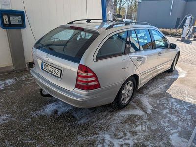 Usata Mercedes 220 150 CV (110 kW) 2004 Argento Berlina