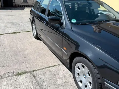 Gebraucht BMW 520 150 PS (110 kW) 2000 Schwarz Kombi