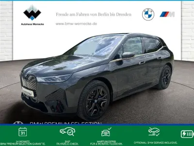 Gebraucht BMW iX Sport Line 239 kW (326 PS) 2024 Sophistograu brillanteffekt SUV