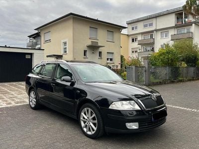 Schwarz Gebraucht 2007 Skoda Octavia LAURIN & KLEMENT Kombi | 4.300 € (Fairer Preis)