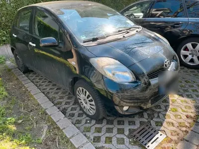 Gebraucht Toyota Yaris 69 PS (50 kW) 2010 Schwarz Kleinwagen