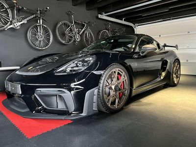 Porsche 718 Cayman GT4