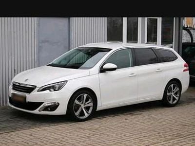 Gebraucht Peugeot 308 SW Allure 130 PS (95 kW) 2015 Weiß Kombi