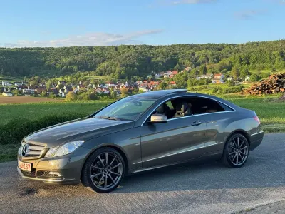 Usata Mercedes E250 204 CV (150 kW) 2010 Grigio Coupé