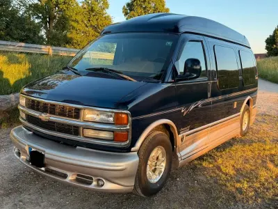 Gebraucht Chevrolet Express SE 254 PS (186 kW) 2002 Blau Van