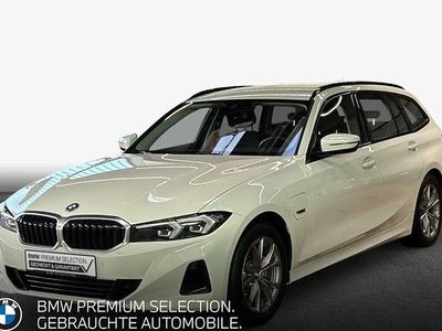 Weiß Gebraucht 2022 BMW 320e Kombi | 26.990 € (Guter Preis)