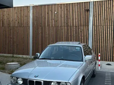 Gebraucht BMW 520 150 PS (110 kW) 1992 Silber Limousine