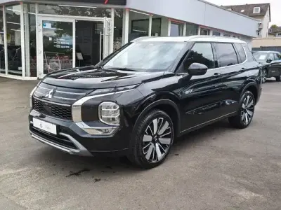 Gebraucht Mitsubishi Outlander P-HEV Top 136 PS (100 kW) 2025 Schwarz SUV