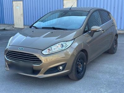 Gebraucht Ford Fiesta 101 PS (74 kW) 2013 Braun Kleinwagen