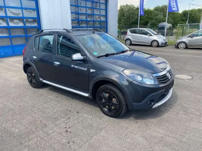 Gebraucht Dacia Sandero Stepway 68 PS (50 kW) 2011 Grau Limousine
