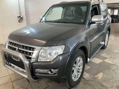 Gebraucht Mitsubishi Pajero Top 190 PS (139 kW) 2015 Mineralgrau SUV