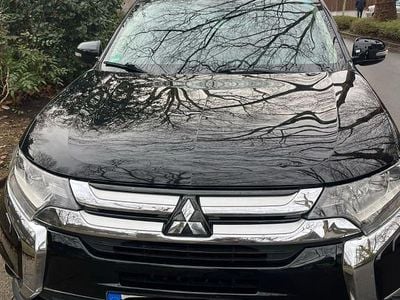Gebraucht Mitsubishi Outlander 150 PS (110 kW) 2016 Schwarz SUV