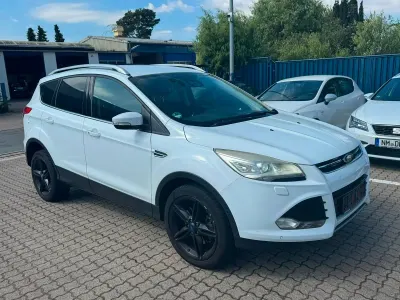 Gebraucht Ford Kuga 163 PS (119 kW) 2013 Weiß SUV