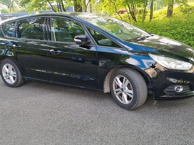 Schwarz Gebraucht 2018 Ford S-MAX S Van / Kleinbus | 17.500 € (Teuer)