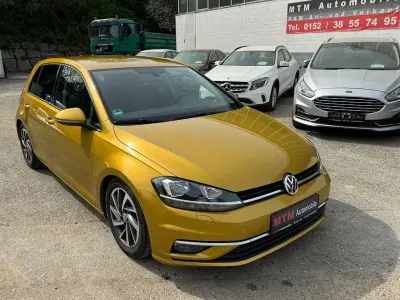 Second-hand VW Golf VII Sound 110 CP (80 kW) 2017 Galben Berlinǎ