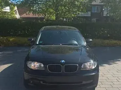 Gebraucht BMW 116 122 PS (89 kW) 2009 Schwarz Kleinwagen