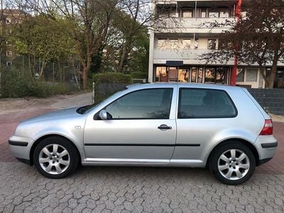 Usata VW Golf IV 105 CV (77 kW) 2002 Argento Berlina