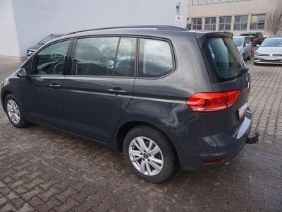 Gebraucht VW Touran Comfortline 150 PS (110 kW) 2022 Uranograu/cinza urano Van / Kleinbus