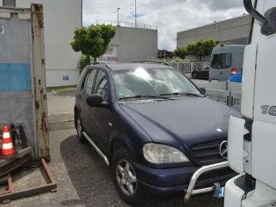 Gebraucht Mercedes ML270 163 PS (119 kW) 2001 Blau SUV