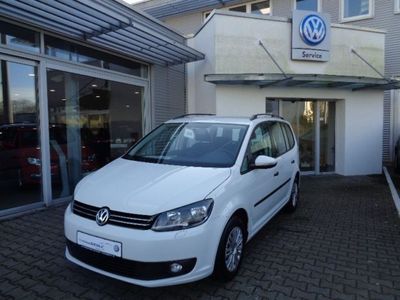 Gebraucht VW Touran Business 105 PS (77 kW) 2014 Weiß Van / Kleinbus