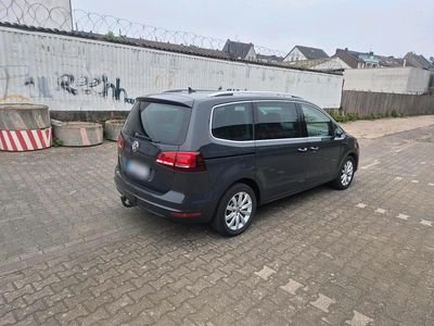 Second-hand VW Sharan Highline 150 CP (110 kW) 2018 Gri Monovolum