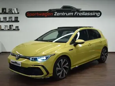 Gebraucht VW Golf VIII R-line 150 PS (110 kW) 2021 Limonengelb Limousine