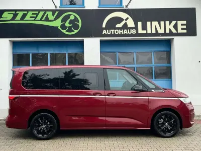 Używany VW T7 Style 150 KM (110 kW) 2024 Czerwony Van