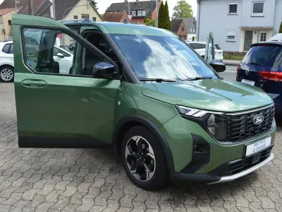 Gebraucht Ford Courier Active 99 PS (72 kW) 2024 Grün Van / Kleinbus