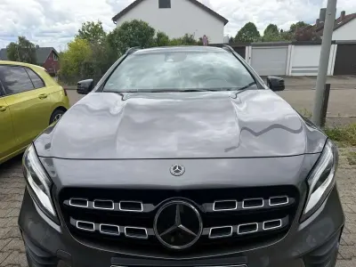 Gebraucht Mercedes GLA250 211 PS (155 kW) 2018 Grau SUV